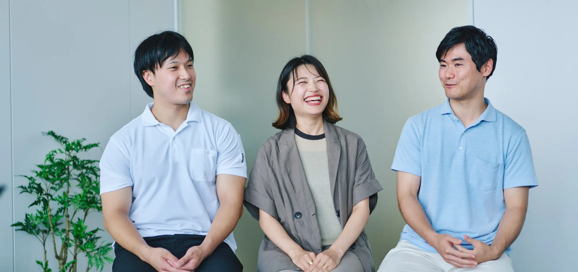 ママパパ座談会に参加する社員3名